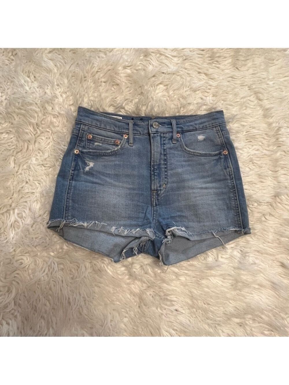 GAP Vintage Slim Women’s Light Blue Distressed Cut Off Denim Shorts Size…